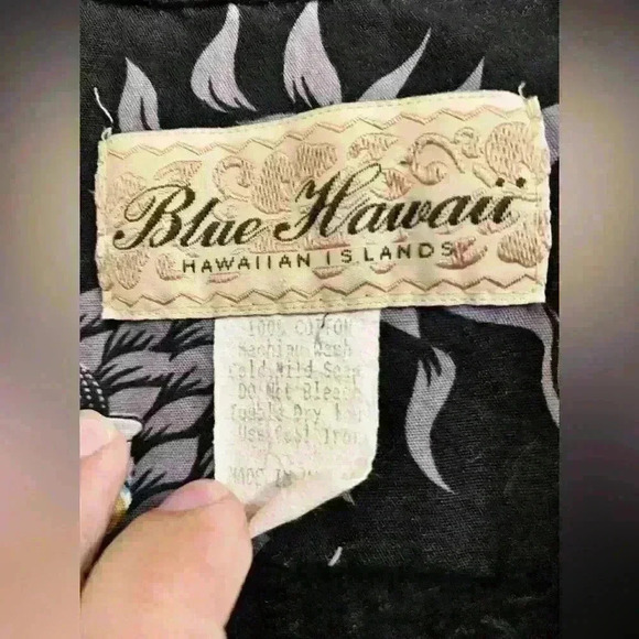 Blue Hawaii Men’s Button Down Vintage Cars Size Medium - Picture 3 of 5